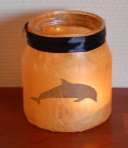 Genbrugs glas med silhuetter en god gaveide, vejledning og designark til undervisningen i billedkunst og håndværk og design.
