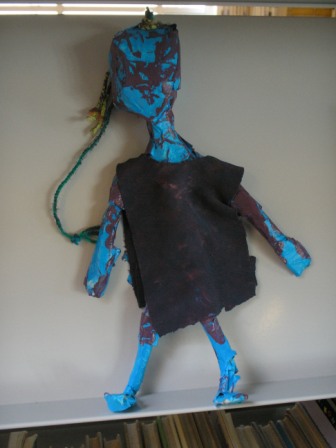Kroppens proportioner, eleverne laver skulpturer af tekstiler og akrylmaling.