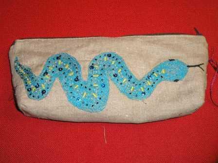 Frit maskinbroderi: Slange