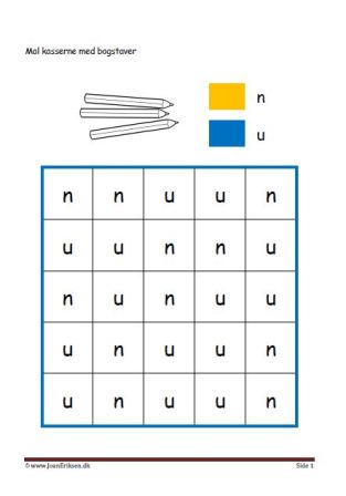 Eleverne maler de to bogstaver og lærer at se forskel.